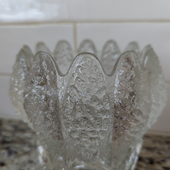 Vintage Unique Glass Vase With Coral/Floral Design - Picture 8 of 8